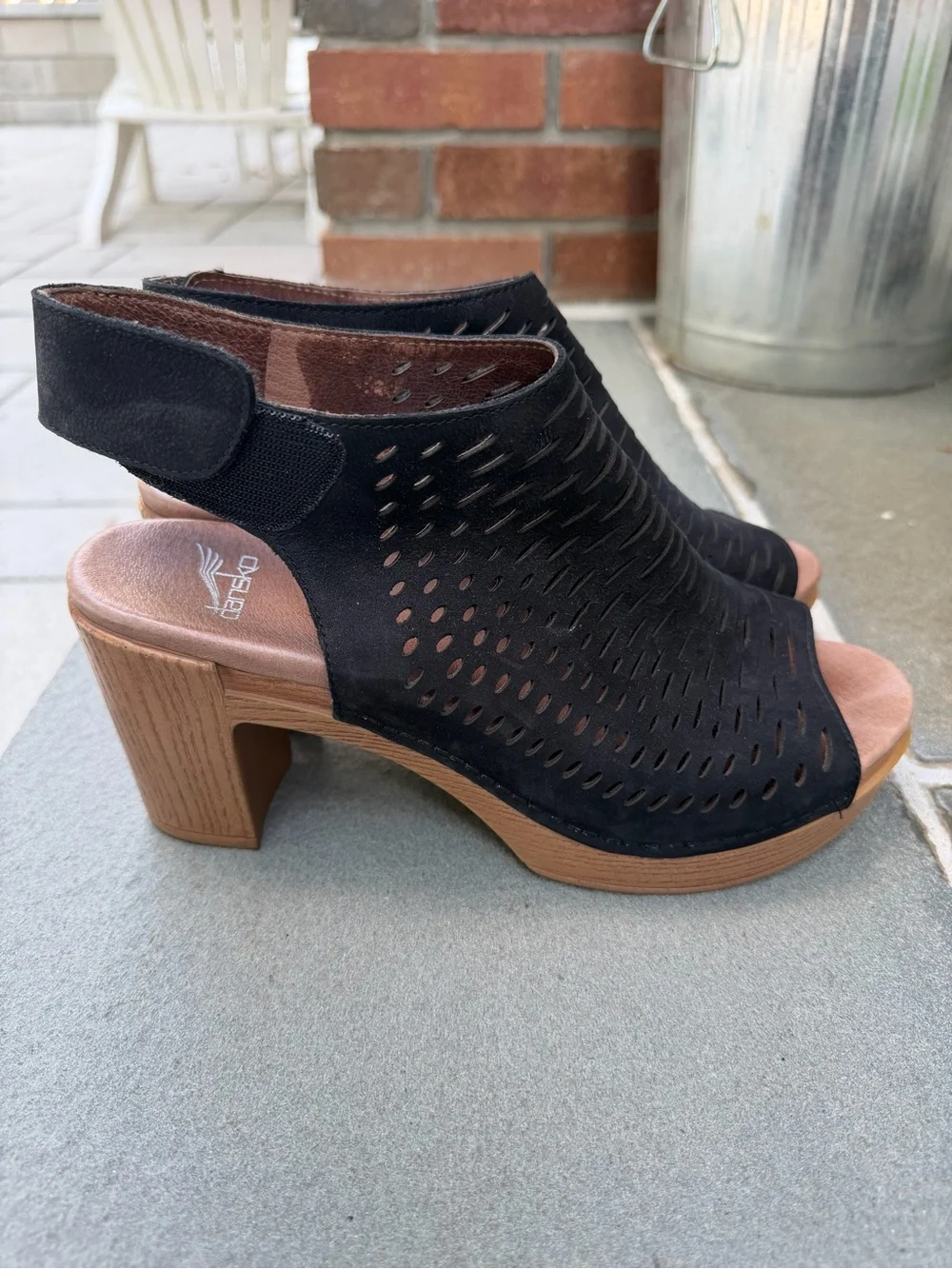 Dansko Danae Black Milled Nubuck Leather Cutout Heels | Size 8.5 / EU 39